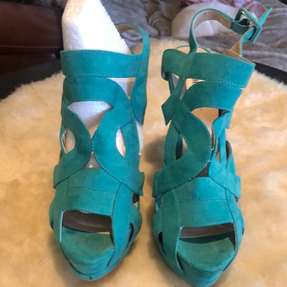 Suede Green Sky-High Heels♥️